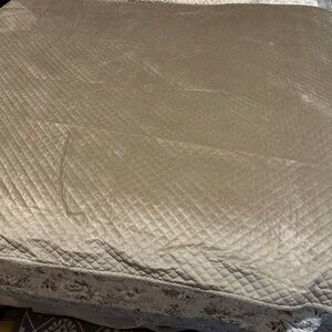 Pendleton Silver Quilted Bedspread